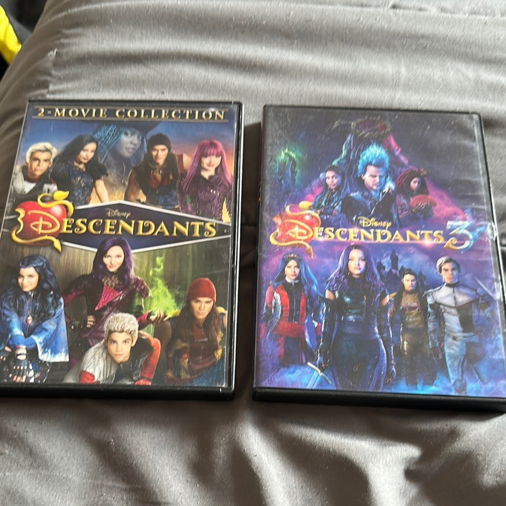 Disney Descendants 2-Movie Collection